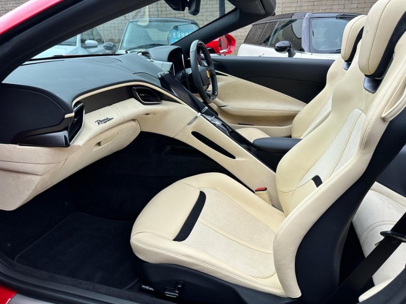 FERRARI ROMA