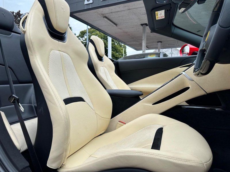 FERRARI ROMA