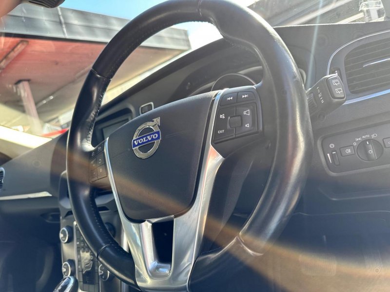 VOLVO V40 CROSS COUNTRY