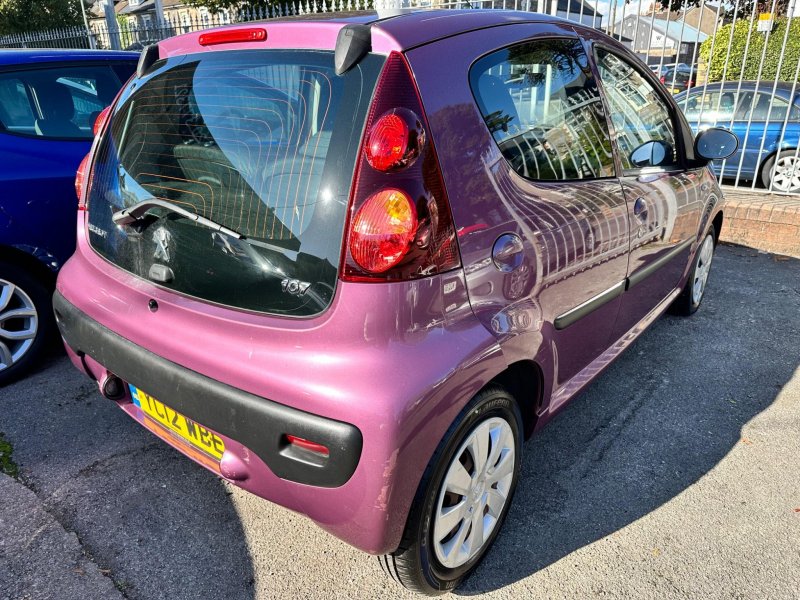 PEUGEOT 107