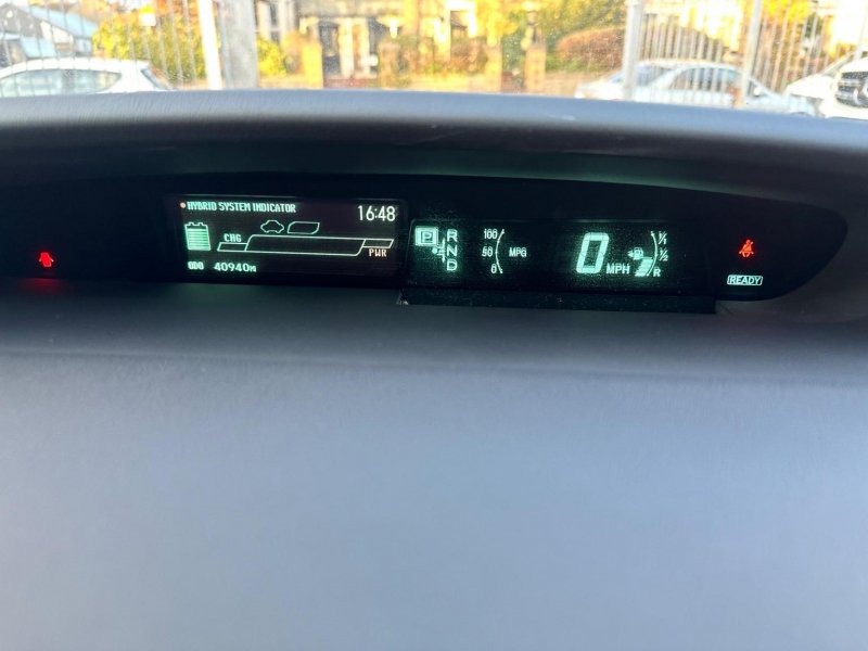 TOYOTA PRIUS