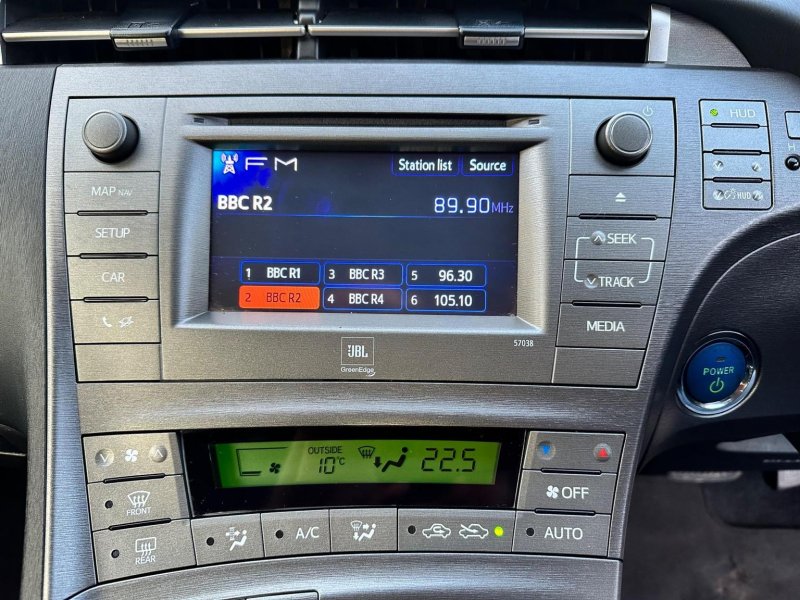 TOYOTA PRIUS
