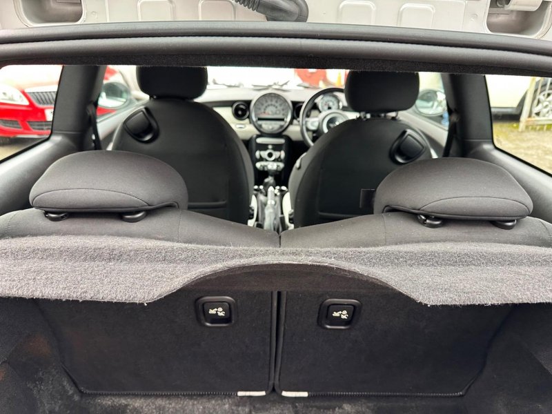 MINI HATCH