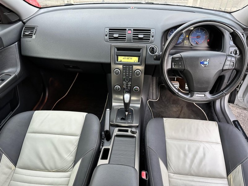 VOLVO S40