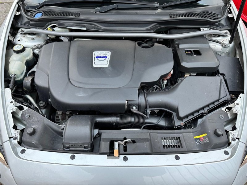 VOLVO S40