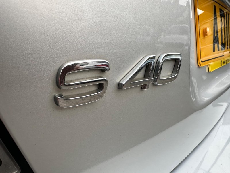 VOLVO S40
