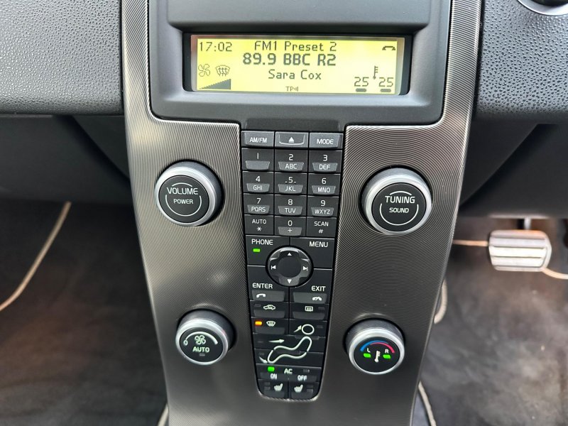 VOLVO S40