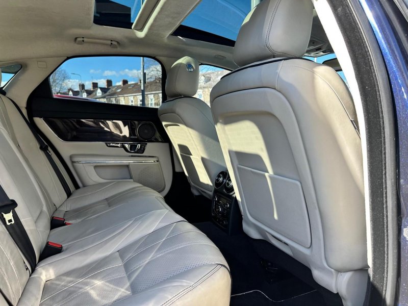 JAGUAR XJ
