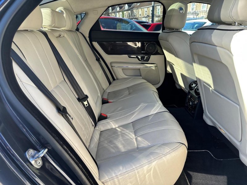 JAGUAR XJ