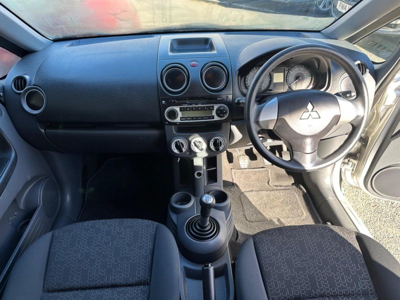 MITSUBISHI COLT