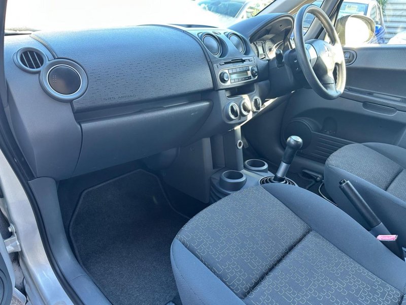 MITSUBISHI COLT