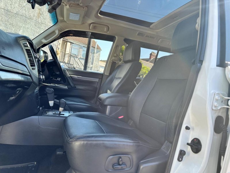 MITSUBISHI SHOGUN