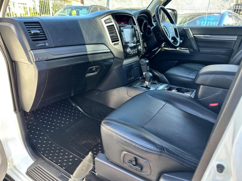 MITSUBISHI SHOGUN