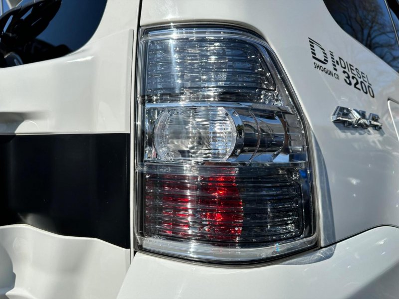 MITSUBISHI SHOGUN