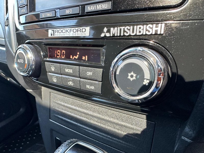 MITSUBISHI SHOGUN