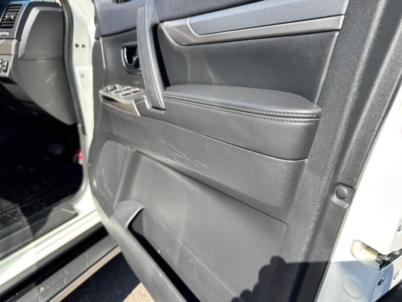 MITSUBISHI SHOGUN