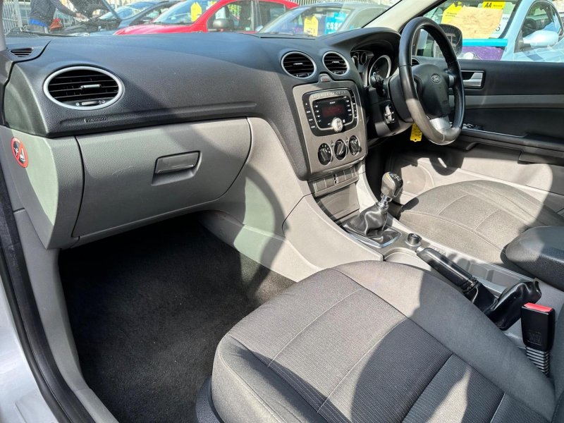 FORD FOCUS