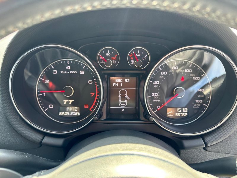AUDI TT