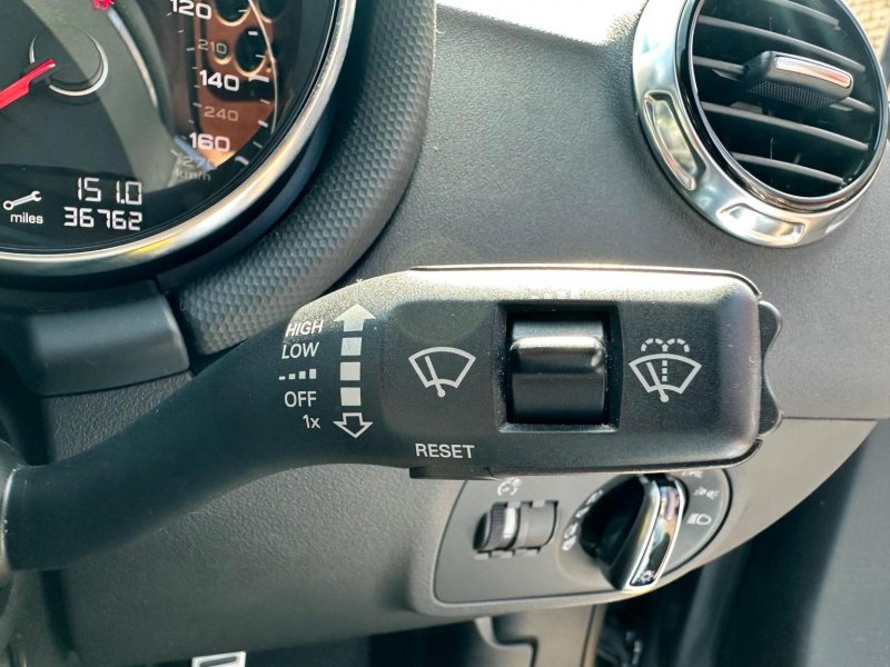 AUDI TT