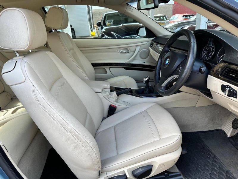 BMW 3 SERIES