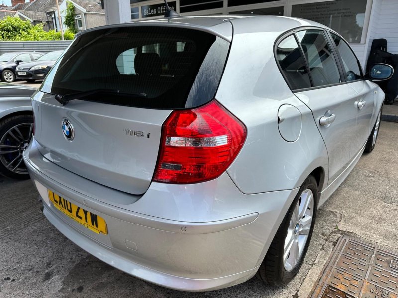 BMW 1 SERIES
