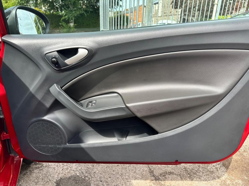 SEAT IBIZA